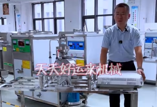 豆腐翻盤機(jī)－－省時(shí)又省力，完成了豆腐最后一道使命